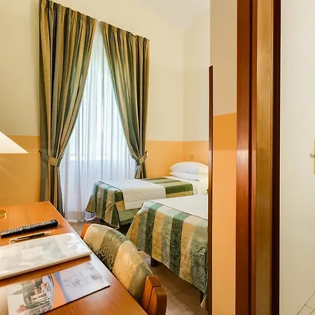 Domus Carmelitana מלון 3*