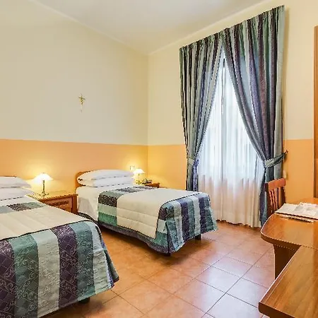 Domus Carmelitana 3* רומא