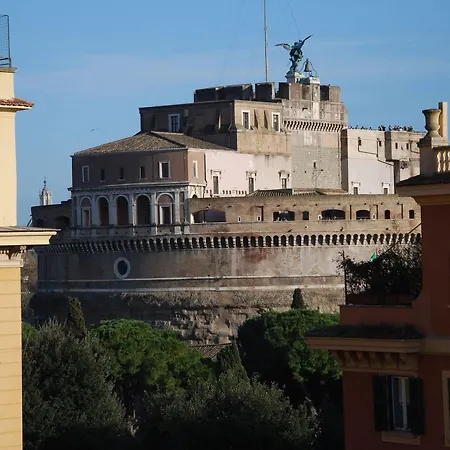 Domus Carmelitana מלון 3*