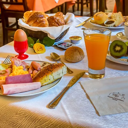 Domus Carmelitana Hotel 3*