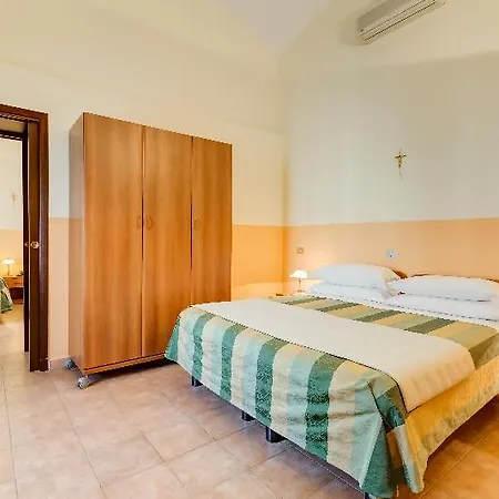 Domus Carmelitana Ξενοδοχείο