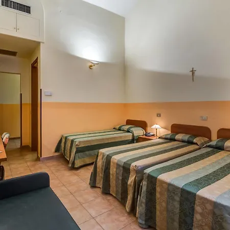 Domus Carmelitana Ξενοδοχείο 3*