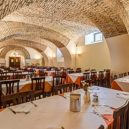 Domus Carmelitana 3* Rome